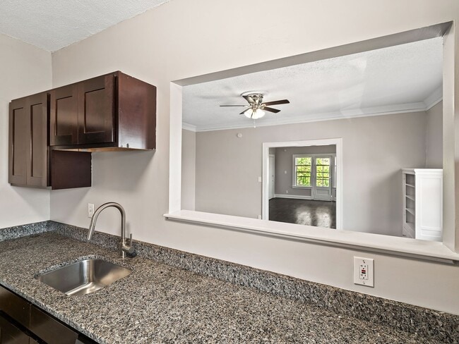 Maycourt Apartments
