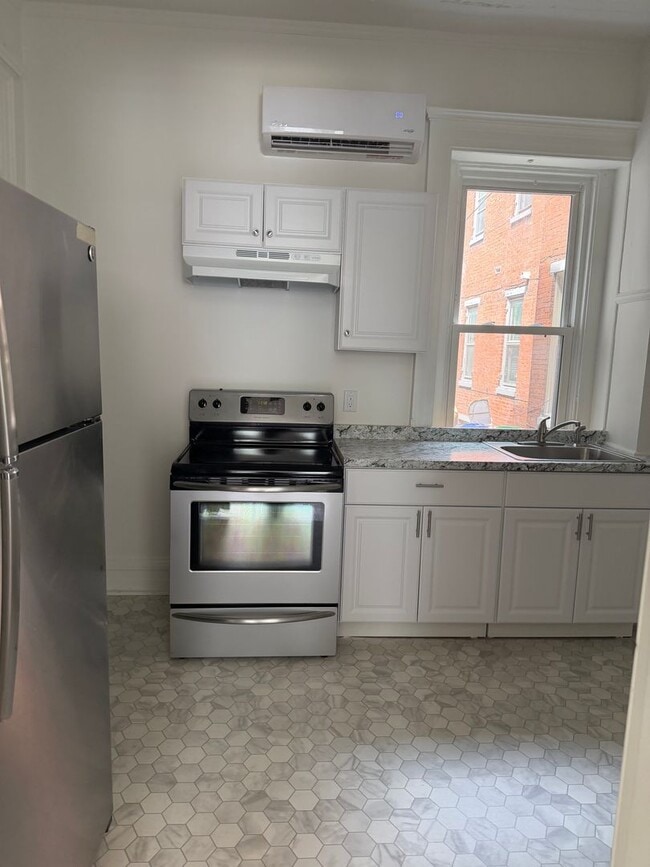 Photo - 110 S Beaver St Unit 1st fl front