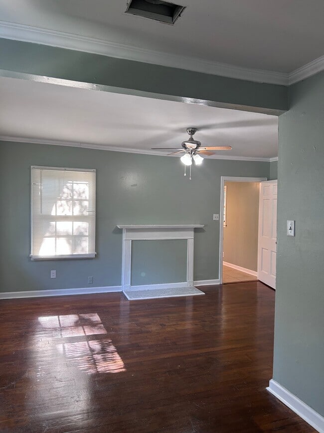 Photo - 3060 Emogene St