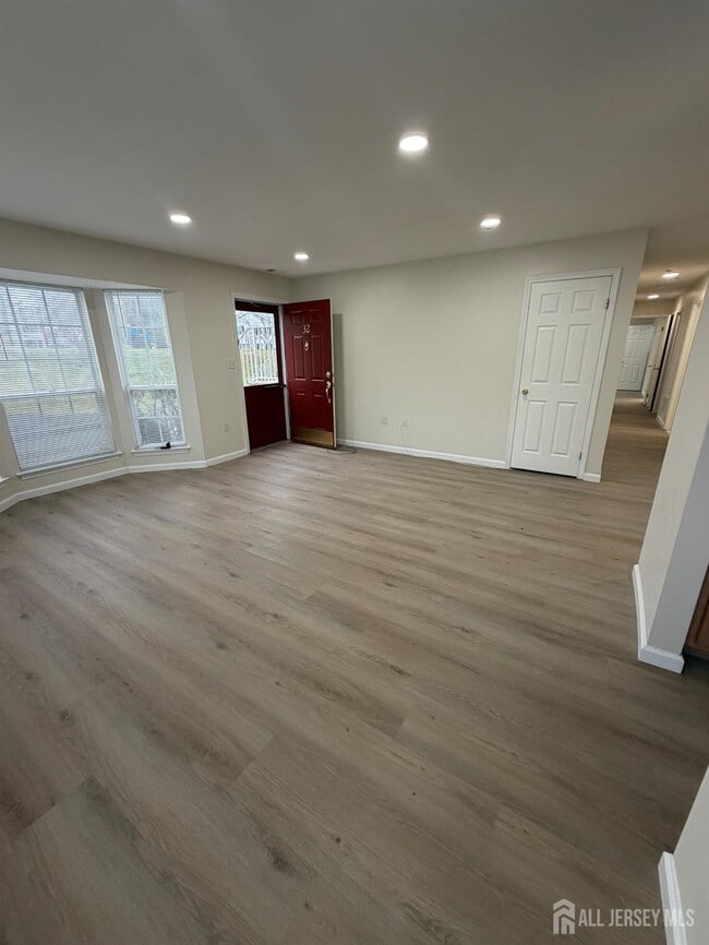 Photo - 32 Columbus Dr