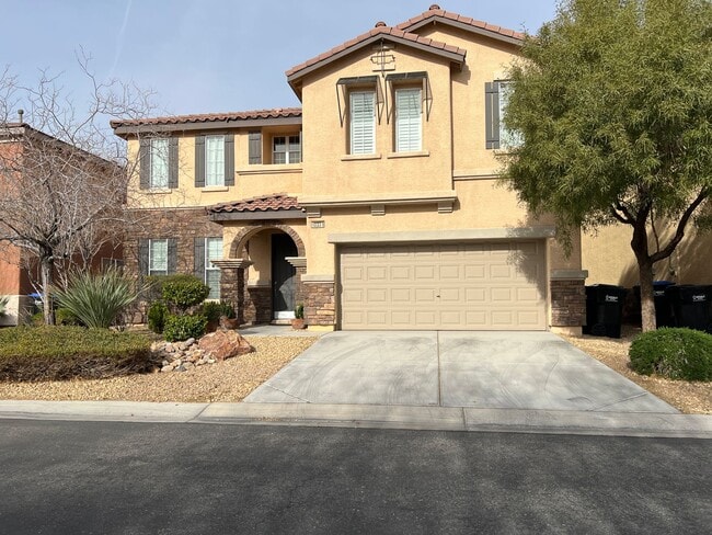 Building Photo - Gorgeous 4Bed/2.5Bath/2Car, 2-Story Residence with Loft in Mountains Edge Area gated Community!