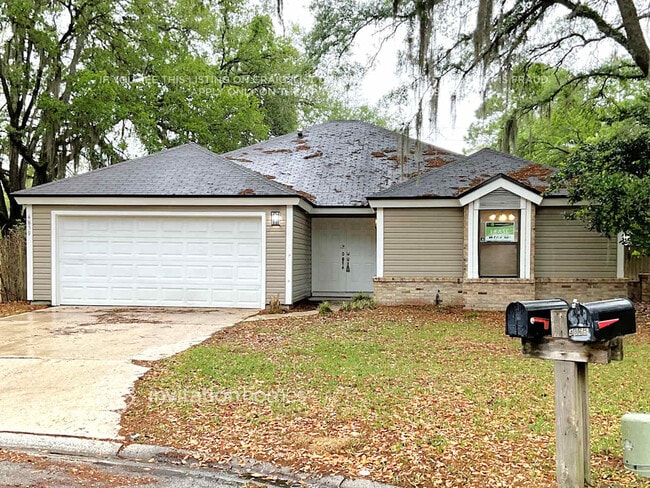 Building Photo - 4859 Wallingford Pl E