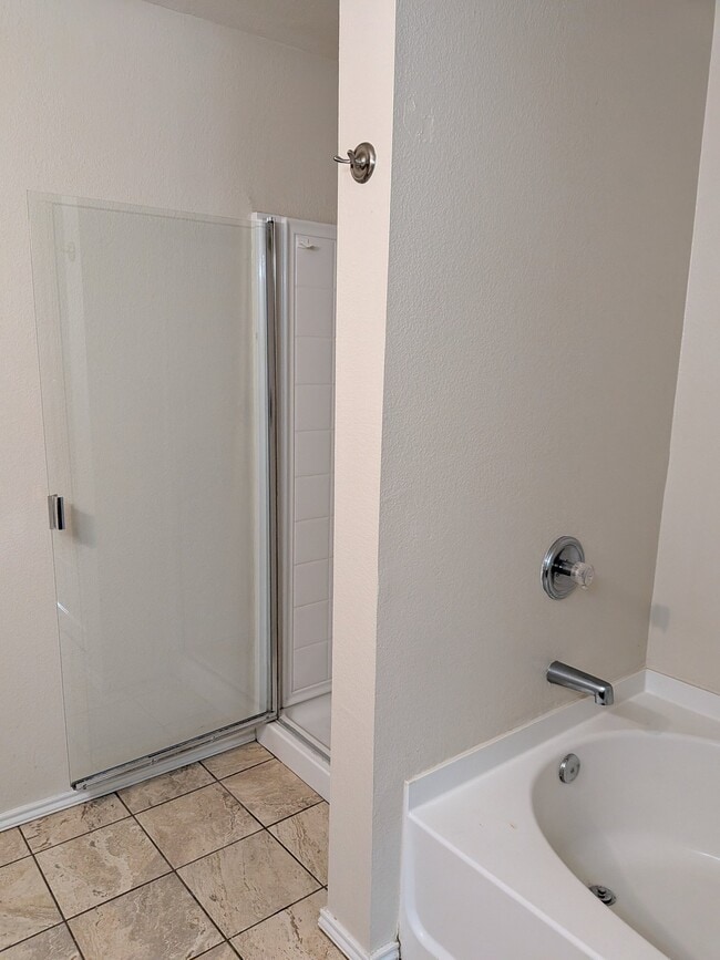 Photo - 2818 Meadow Bluff Dr