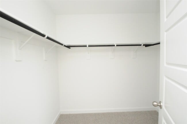 Building Photo - 1410 Island Grove Dr