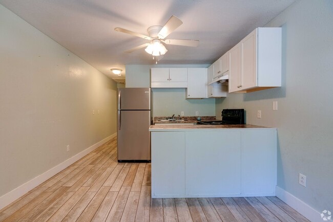 Photo - Pine Haven Apartments