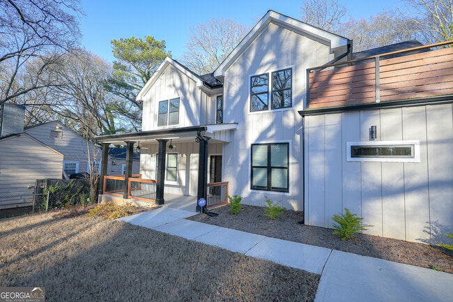 Photo - 1452 Lockwood Dr SW