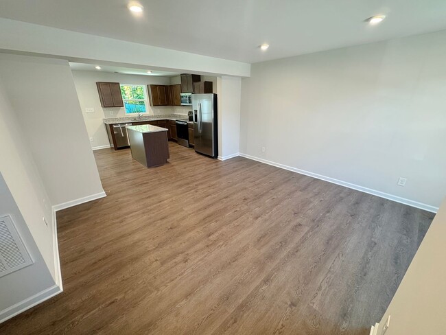 Gorgeous, Brand New 3-Bedroom Home with Mo... - Gorgeous, Brand New 3-Bedroom Home with Mo...