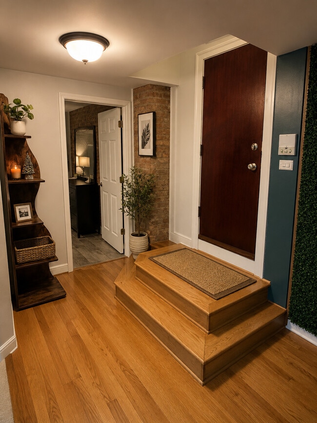 Photo - 1445 W Warner Ave