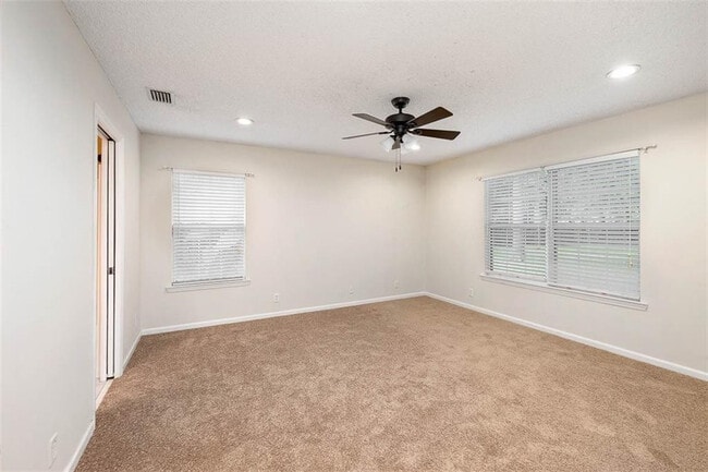 Photo - 106 Lagoon Way