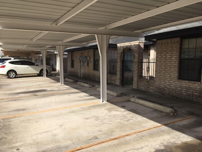 Photo - 1620 Phoenix St Apartments