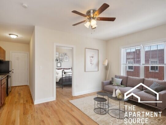 Building Photo - 957 W Cornelia Ave Rental