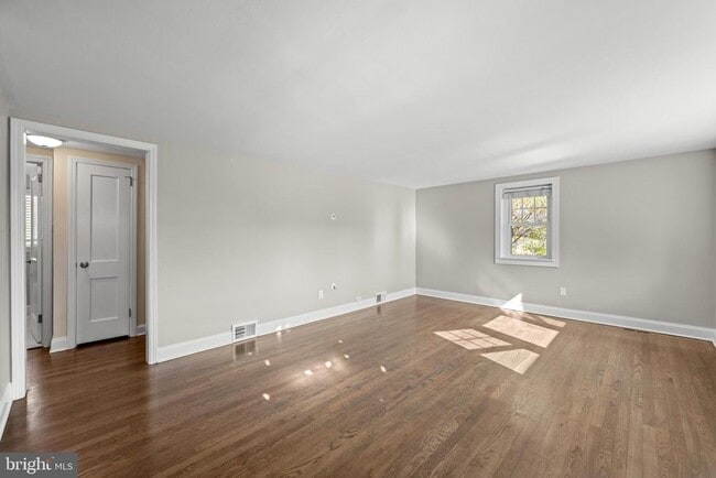 Photo - 3 Buttonwood Ave