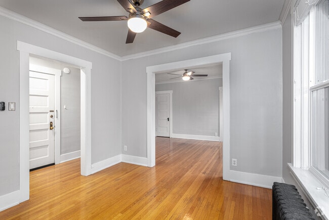 1BR, 1BA - 700SF - Breslin