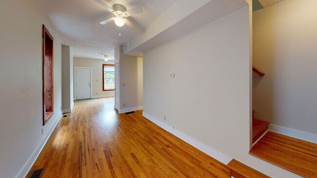Photo - 1366 Indianola Ave
