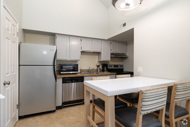 2BR, 2BA - 775SF - Kitchen - The Haven at Academy Apartments