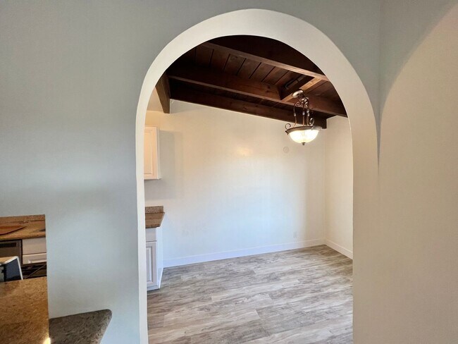 3608 Keystone Av Unit 12 14