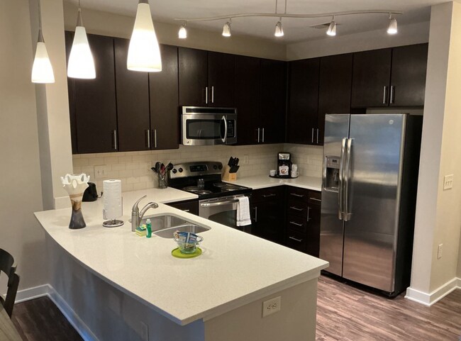 Building Photo - Elizabeth Square Unit 214