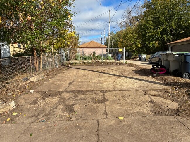 Parking Area - 3700 N 15th St Unit Lower