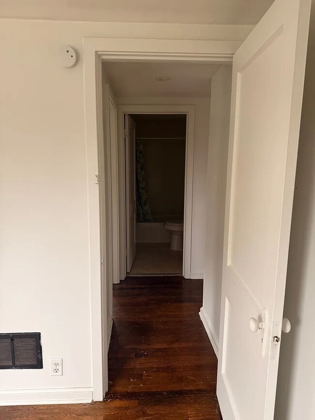 Photo - 430 1/2 Oak St Unit 430 Oak St.  #2