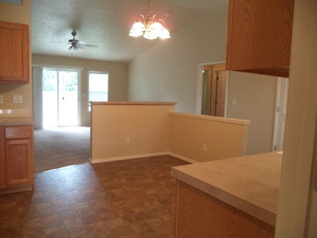 Photo - 814 W Oakmont Avenue