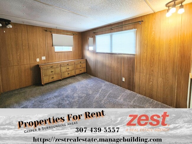 Photo - 105 Robbins Ln