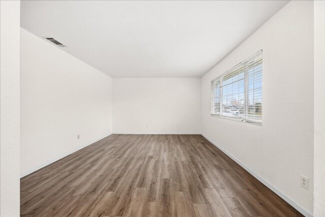 Photo - 6936 Franela Way