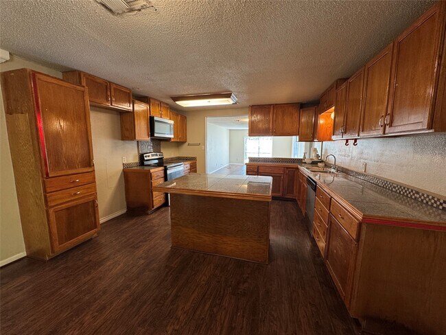 Photo - 1113 Cora St