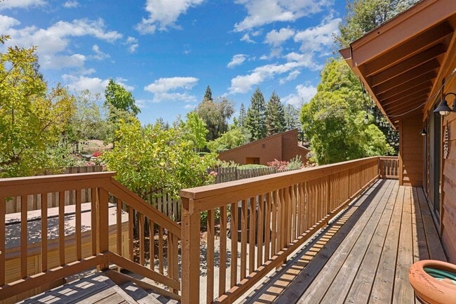 Photo - 67 Exeter Ln