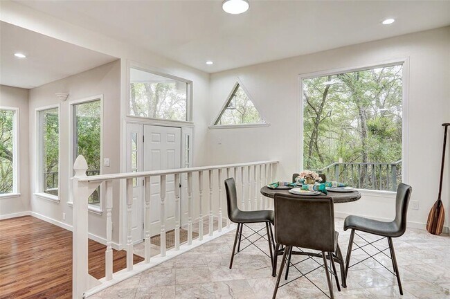 Photo - 8804 Mountain Ridge Dr