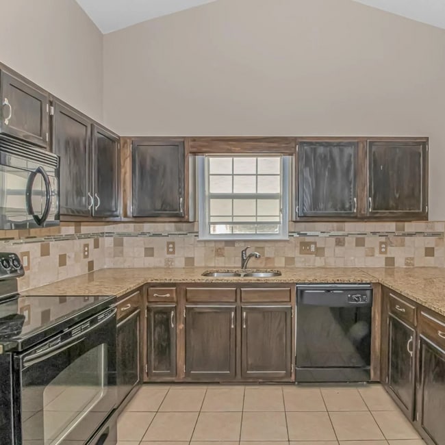 Photo - 961 Castlewood Dr