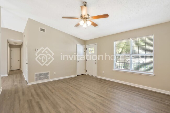 Photo - 6525 Emerald Pointe Cir