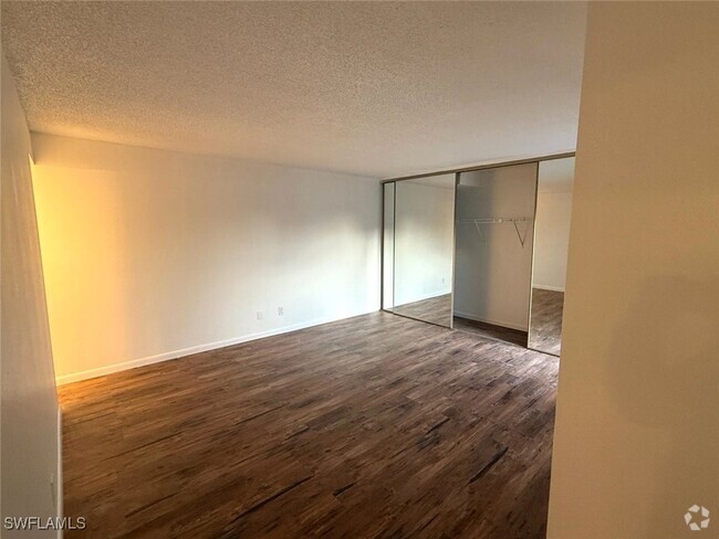 Building Photo - 1406 Park Shore Cir Rental