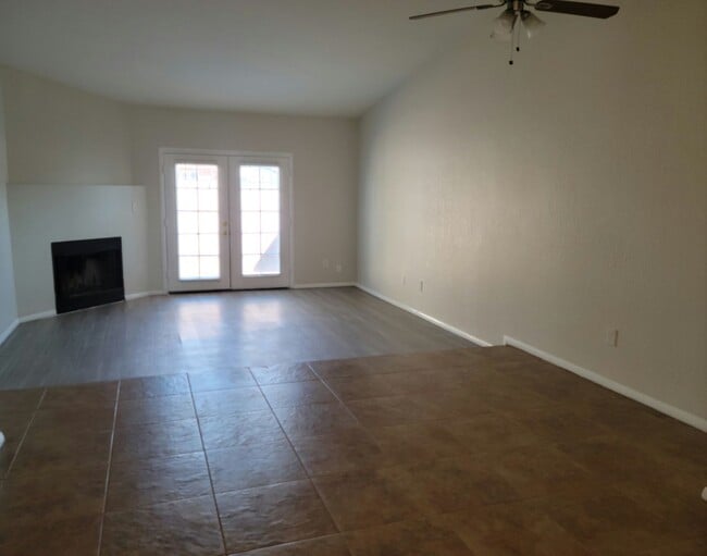 Photo - Clean 2 Bed 2 Bath Town home with private yard in Central Phoenix! Gated Community! Move-in Speci...