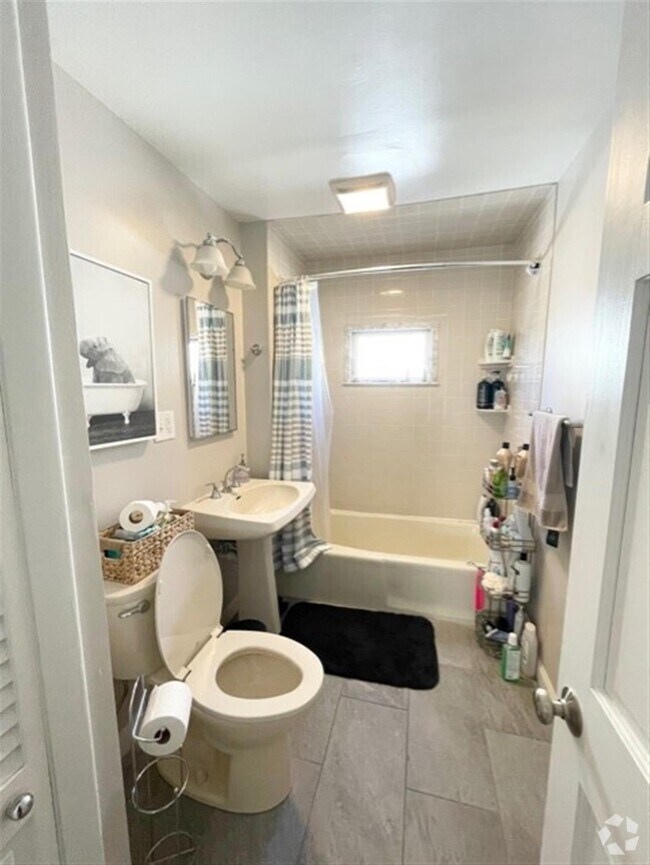 Building Photo - 42 Lowden Ave Unit #2 Rental
