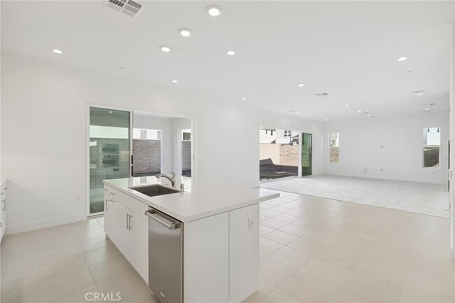 Photo - 151 Paddlewheel