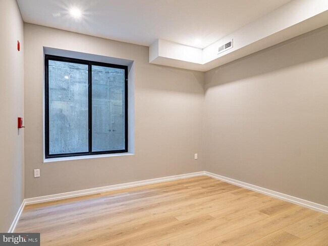 Photo - 769 S 10th St