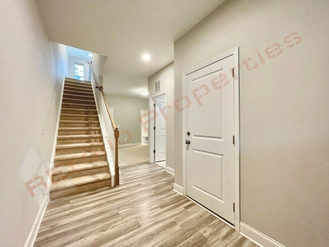 Photo - 139 Manordale Dr