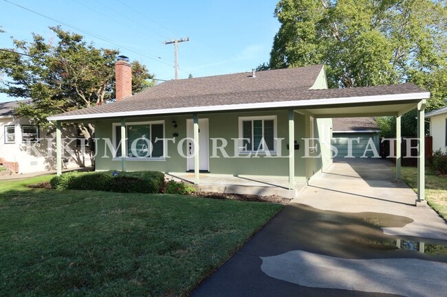 Building Photo - 2 bedrooms, 1 bath, Large 2 car garage & carport