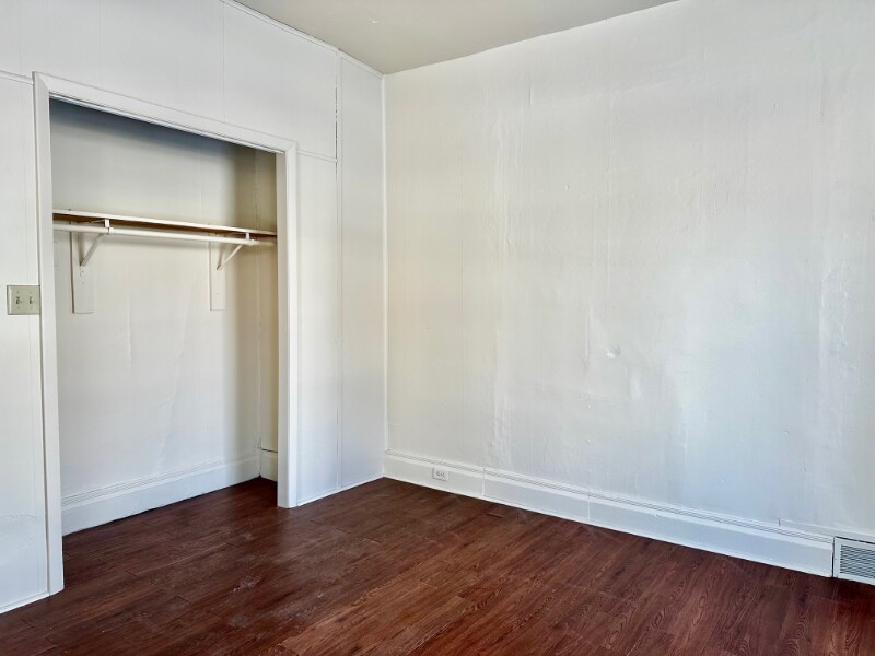 Photo - 647 W Lexington Ave Unit 1