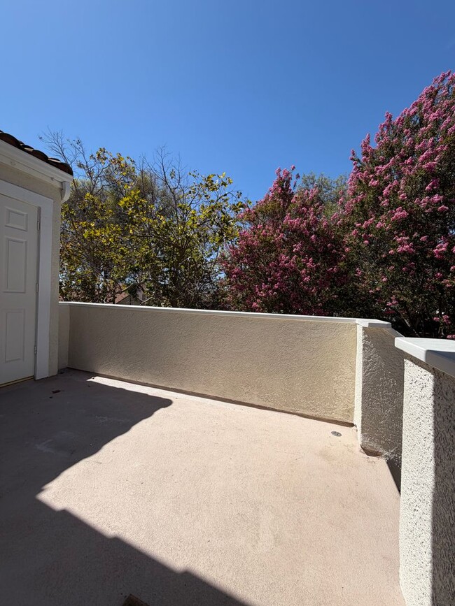 Building Photo - 79 Gaviota