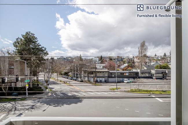 Photo - 3920 Stone Way N Unidad FL3-ID562