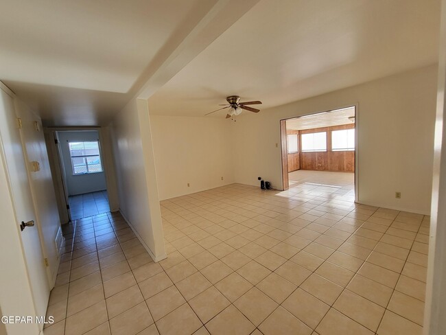 Photo - 9513 Fairfax St