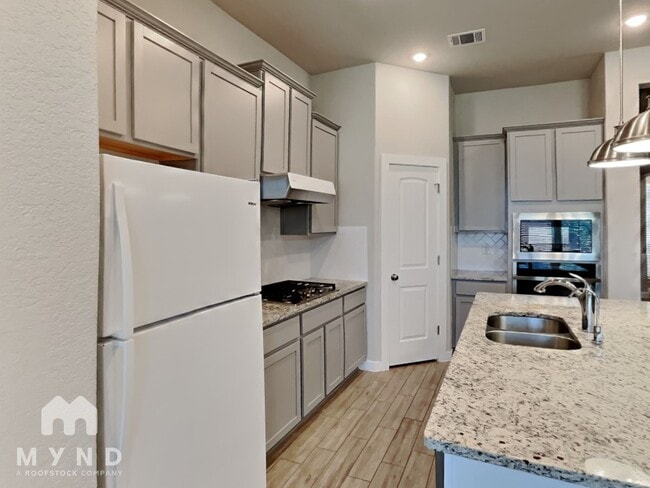 Photo - 1606 Delafield Rd