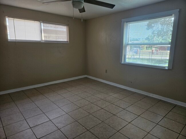 Photo - 1027 19th Ave S