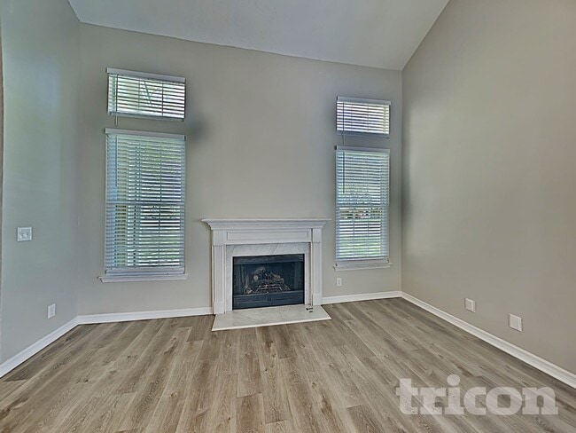 Photo - 304 Park Glen Dr