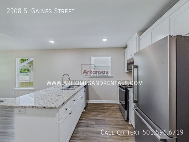 Photo - 2908 S Gaines St