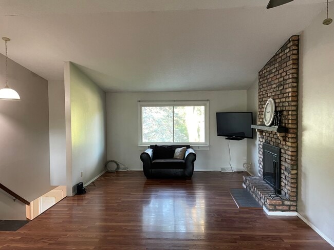 Photo - 1435 Valley View Dr