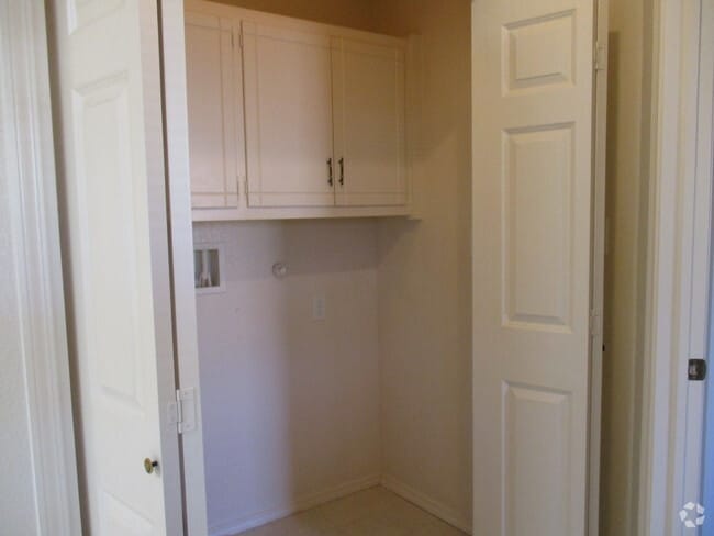 Building Photo - 2508 Christina Pl Unit A Rental