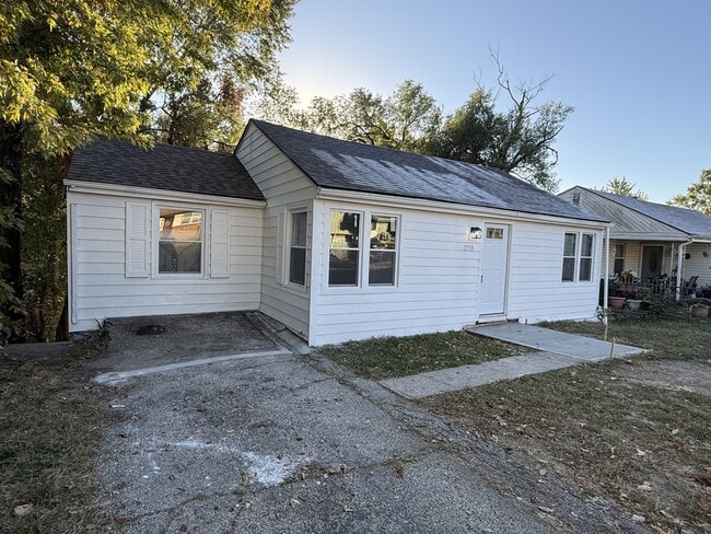 Photo - 2753 N 34th St