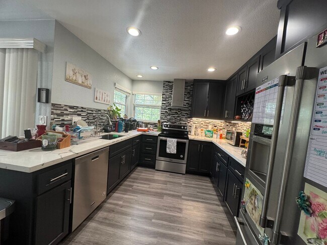 231 3rd St Unit 3